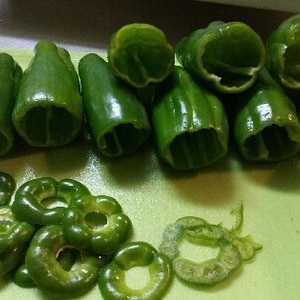 ピーマンの簡単な種の取り方 レシピ 作り方 By Nail Love 666 楽天レシピ ピーマンの簡単な種の取り方 レシピ 作り方 By Nail Love 666 楽天レシピ